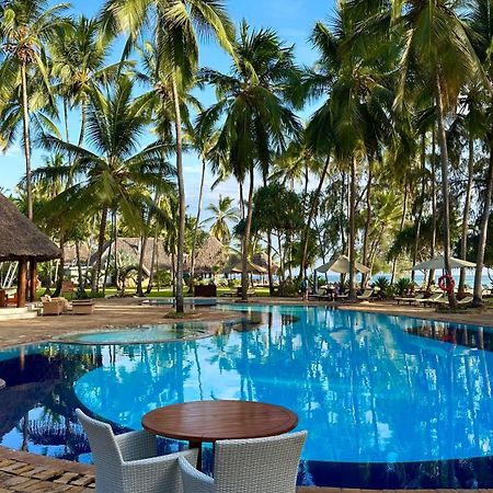 Bluebay Beach Resort & Spa Kiwengwa  Esterno foto