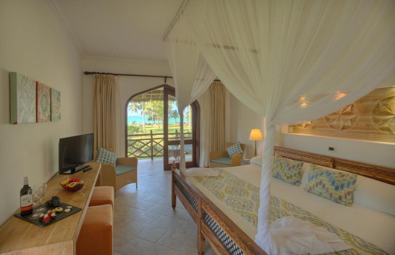 Bluebay Beach Resort & Spa Kiwengwa  Esterno foto