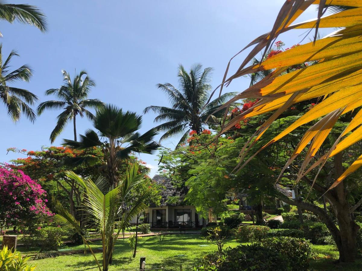 Bluebay Beach Resort & Spa Kiwengwa  Esterno foto