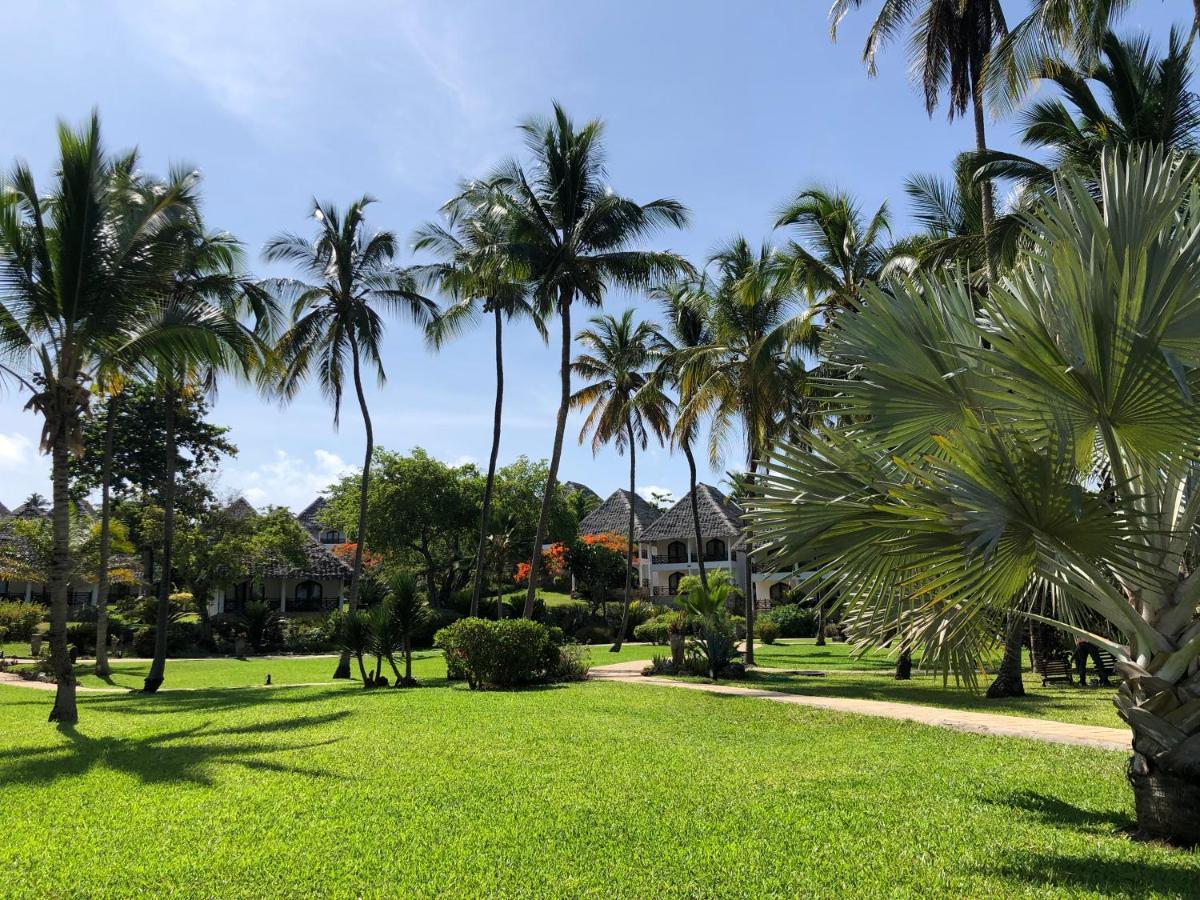 Bluebay Beach Resort & Spa Kiwengwa  Esterno foto