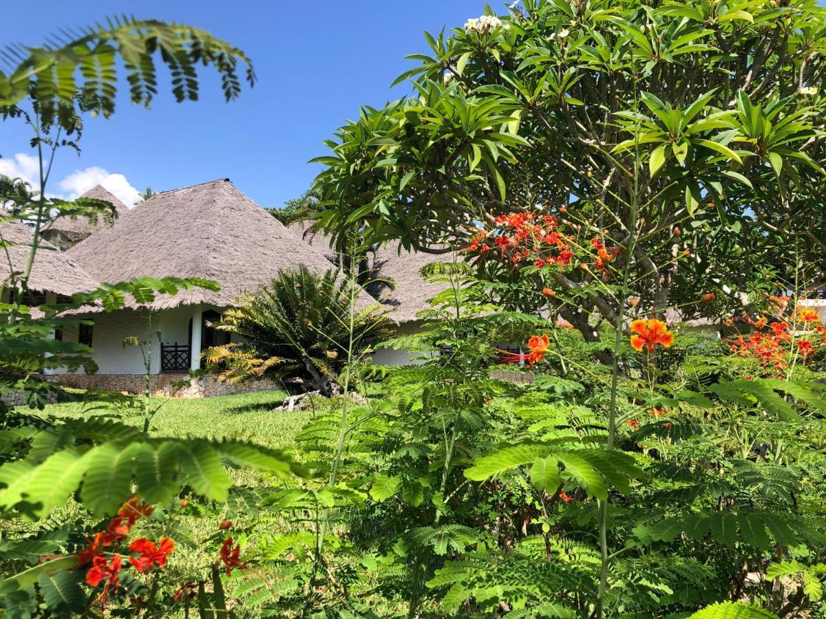 Bluebay Beach Resort & Spa Kiwengwa  Esterno foto
