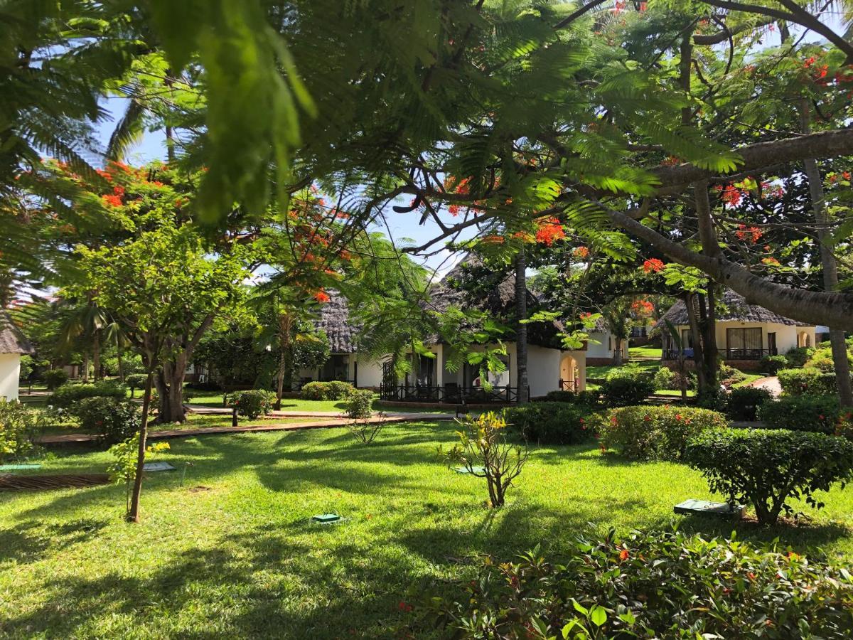 Bluebay Beach Resort & Spa Kiwengwa  Esterno foto