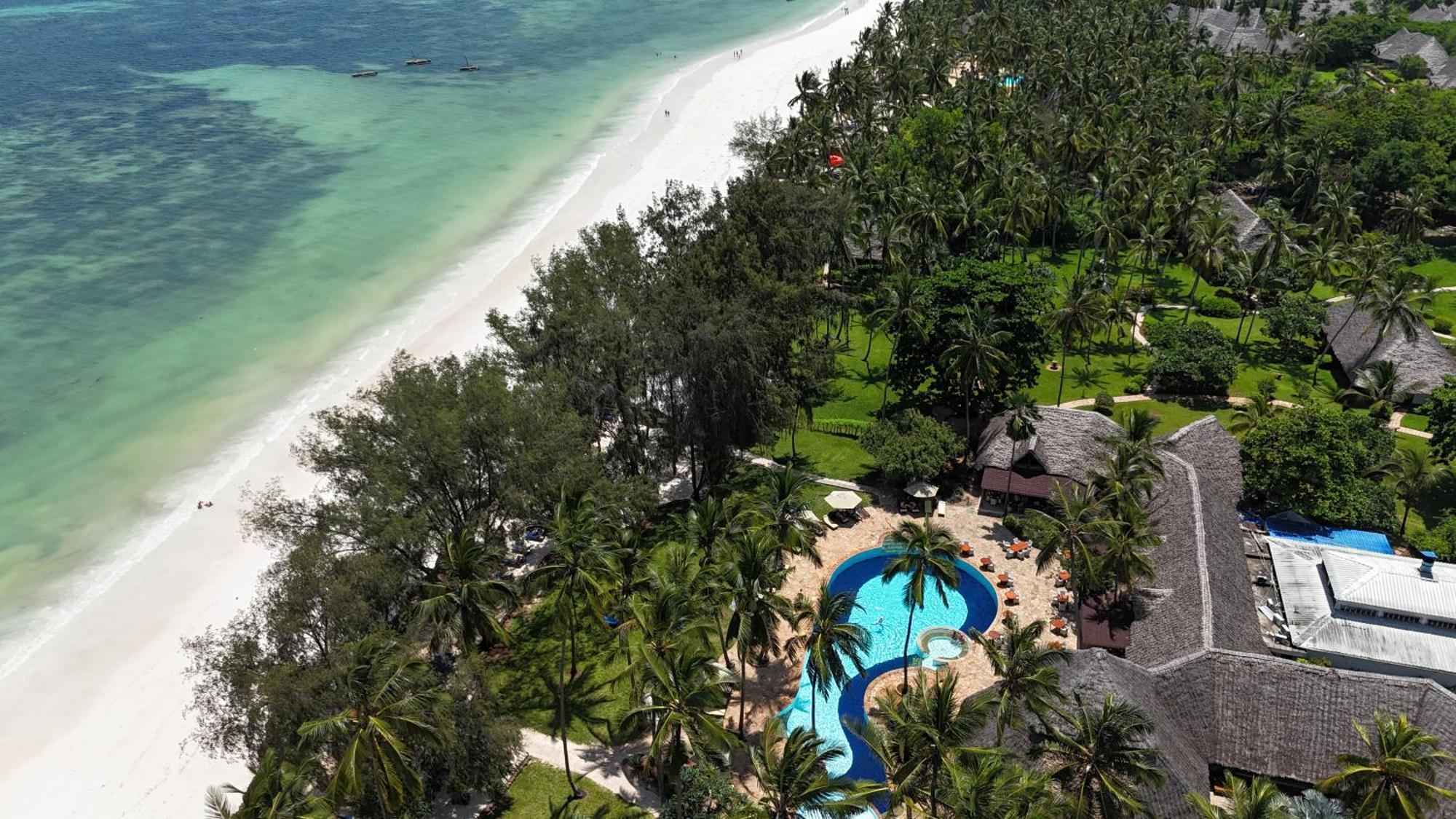 Bluebay Beach Resort & Spa Kiwengwa  Esterno foto