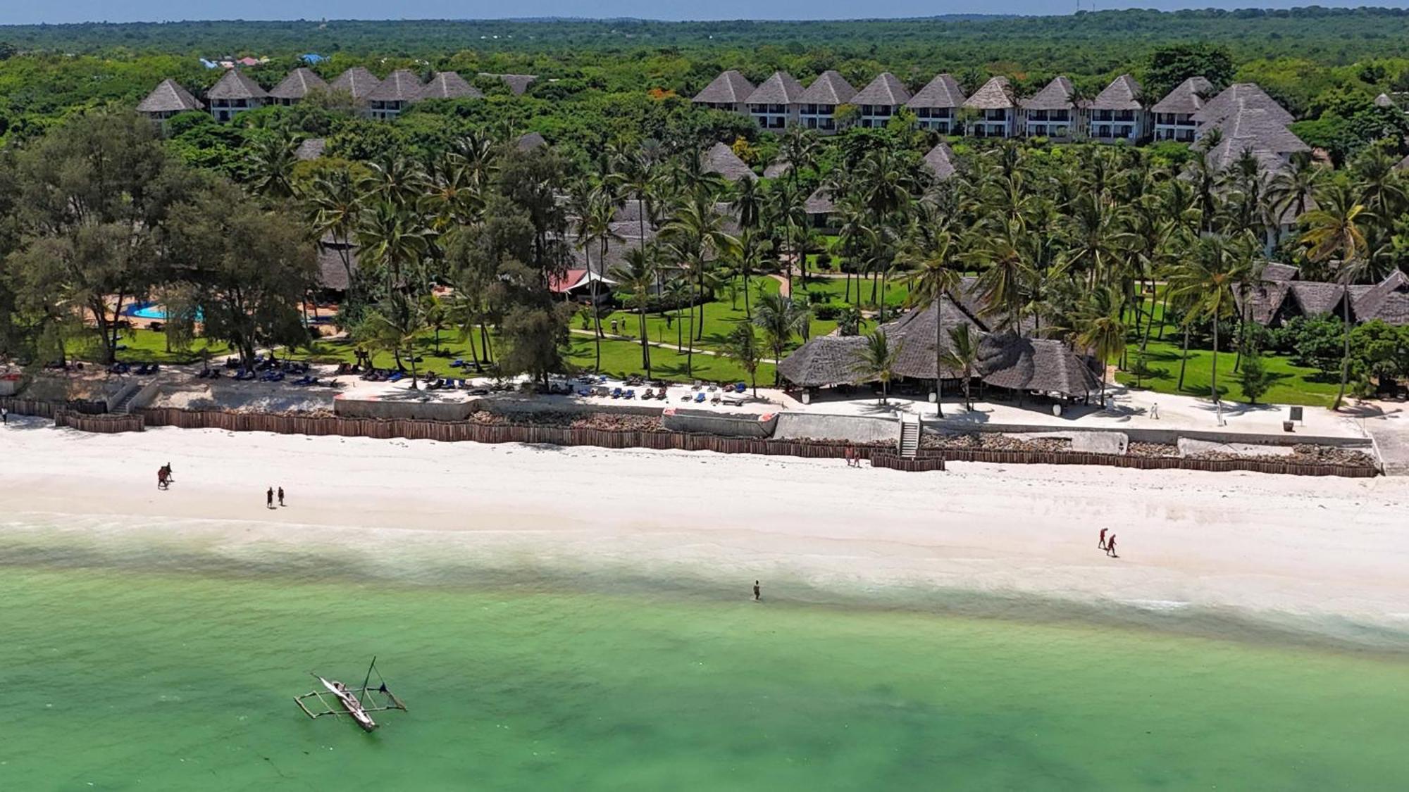 Bluebay Beach Resort & Spa Kiwengwa  Esterno foto